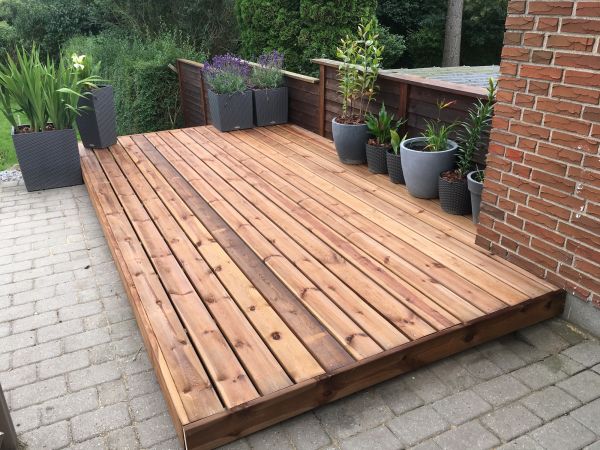 Cost of Platform Deck Installation in Glen Burnie